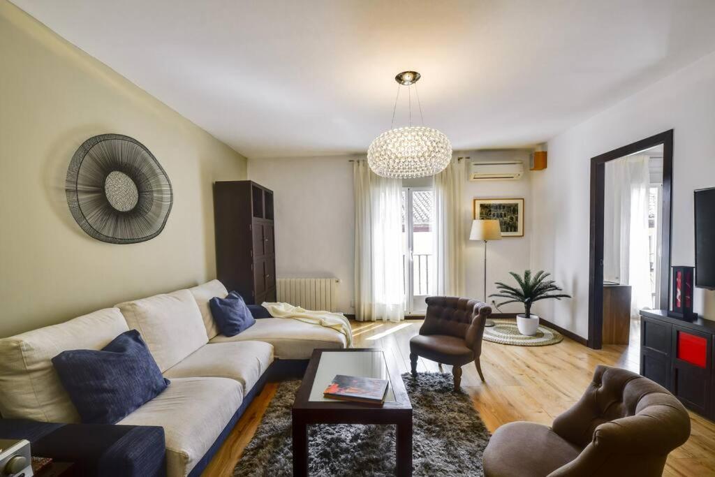 Big Stylish And Modern Apartment In Madrid Centre Exterior photo